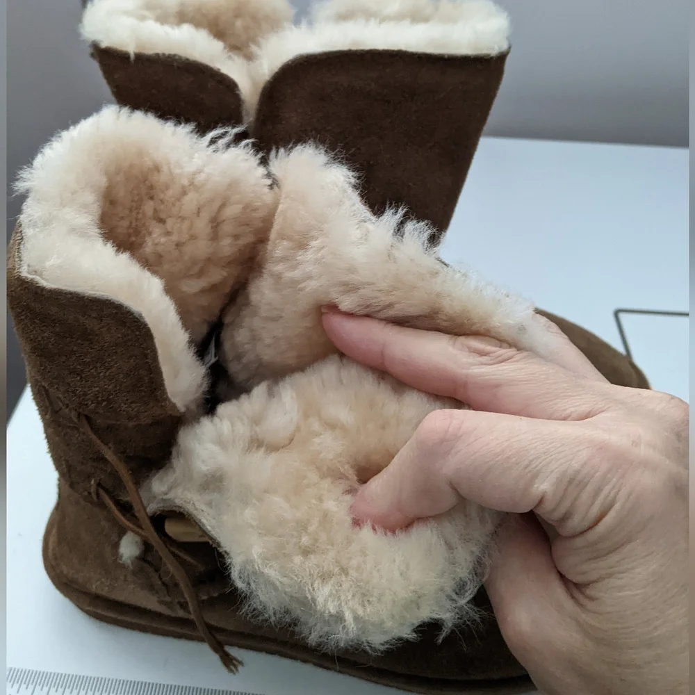 Bear Paw Tan Women's Suede Boots size 9 with sheepskin lining